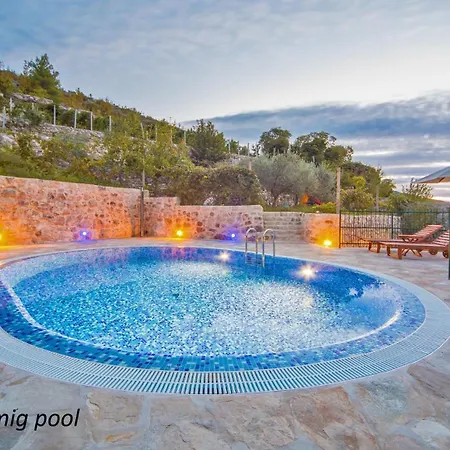 By Guide فيلة Oslje